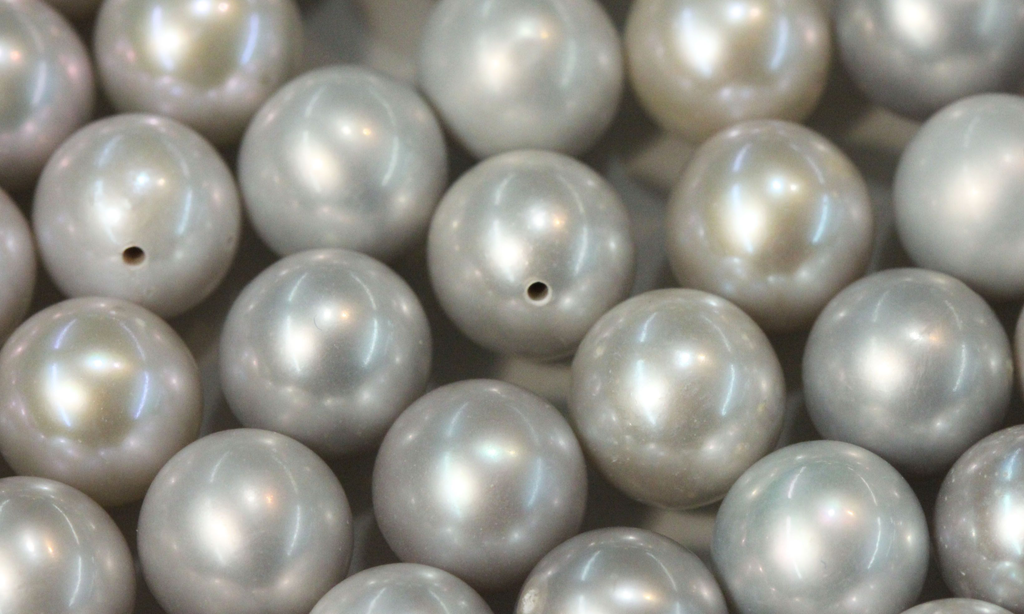Natural half pearls